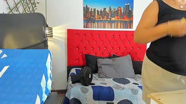 carolinacrus01 online show from 11.22.25