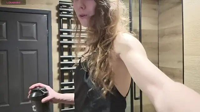 Snapshot of Eveline_Beauty_Kitty chatting on 02.27.26 Eveline Beauty Kitty online show from 02.27.26