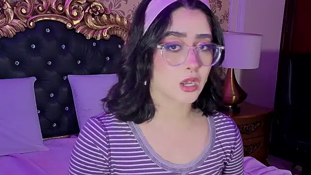 LiLLiAnderson online show from 11.21.25