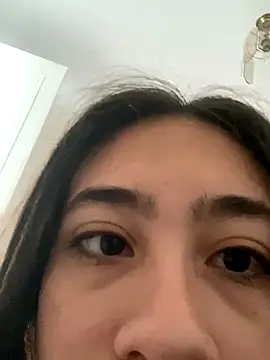 Snapshot of juliie_star chatting on 09.11.25 juliie star online show from 09.11.25