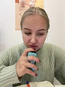 Snapshot of CandyVice chatting on 11.12.25 CandyVice online show from 11.12.25