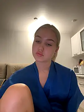 Snapshot of CandyVice chatting on 11.26.25 CandyVice online show from 11.26.25