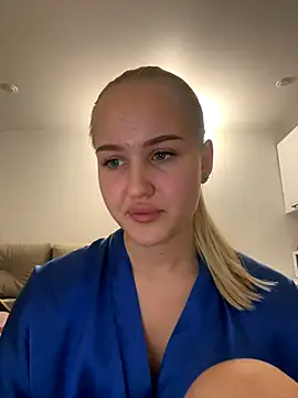 Snapshot of CandyVice chatting on 11.27.25 CandyVice online show from 11.27.25