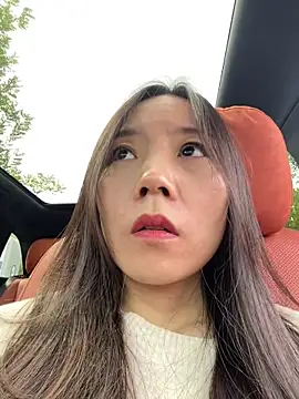 Snapshot of xinmeng-000 chatting on 10.18.25 xinmeng-000 online show from 10.18.25