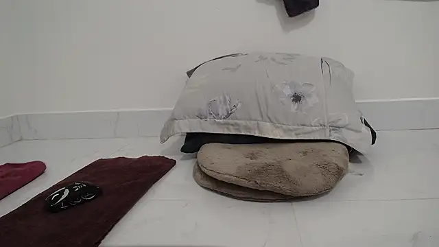 Snapshot of Grass_99 chatting on 04.07.26 Grass 99 online show from 04.07.26