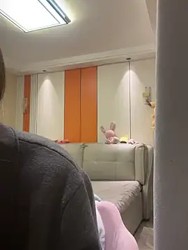 D-033 online show from 11.08.25