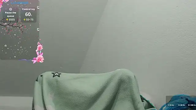 Snapshot of Lily_Jone7 chatting on 11.06.25 Lily Jone7 online show from 11.06.25