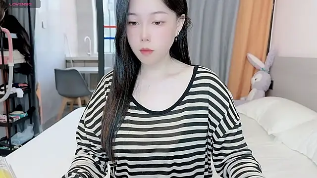 Bella Ava online show from 10.17.25