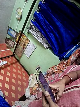 Snapshot of cutecouple1983 chatting on 11.30.25 cutecouple1983 online show from 11.30.25