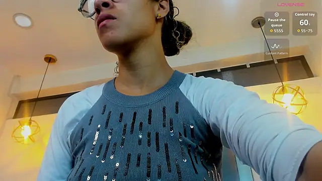 Hanna Cornee  online show from 09.24.25