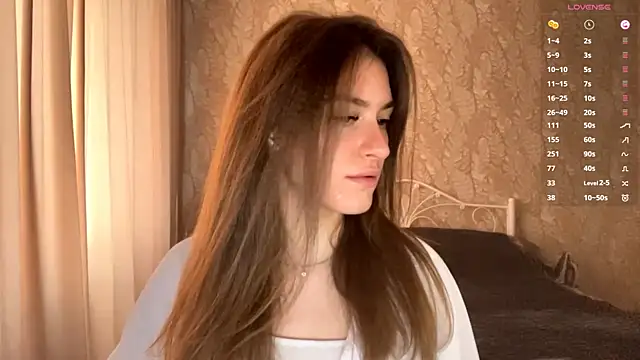 Snapshot of miainheat chatting on 09.30.25 miainheat online show from 09.30.25