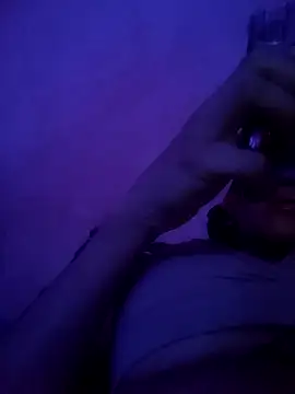 Snapshot of Kellye_hotTs chatting on 11.07.25 Kellye hotTs online show from 11.07.25