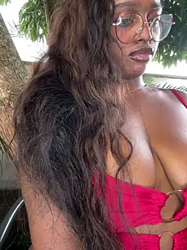 Snapshot of darle_volant chatting on 01.31.26 darle volant online show from 01.31.26