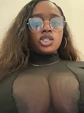 Snapshot of darle_volant chatting on 02.01.26 darle volant online show from 02.01.26