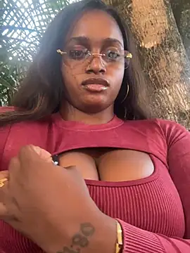 Snapshot of darle_volant chatting on 02.10.26 darle volant online show from 02.10.26