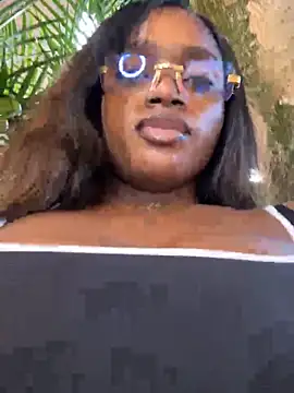 Snapshot of darle_volant chatting on 02.12.26 darle volant online show from 02.12.26