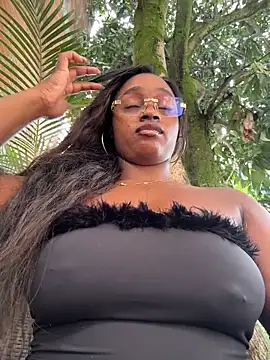 Snapshot of darle_volant chatting on 02.15.26 darle volant online show from 02.15.26