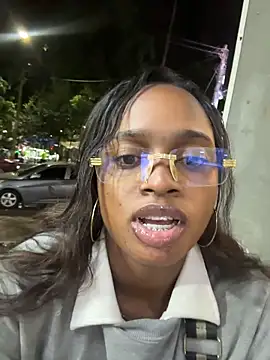 Snapshot of darle_volant chatting on 02.23.26 darle volant online show from 02.23.26