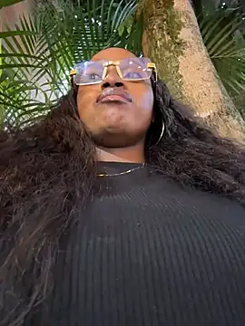 Snapshot of darle_volant chatting on 02.27.26 darle volant online show from 02.27.26