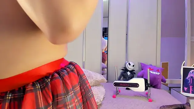 Snapshot of VesperVelvet chatting on 11.20.25 VesperVelvet online show from 11.20.25