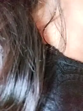 Snapshot of Ponds_beauty chatting on 10.10.25 Ponds beauty online show from 10.10.25