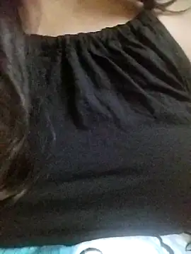 Snapshot of Ponds_beauty chatting on 11.04.25 Ponds beauty online show from 11.04.25