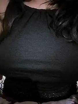 Snapshot of Ponds_beauty chatting on 11.09.25 Ponds beauty online show from 11.09.25