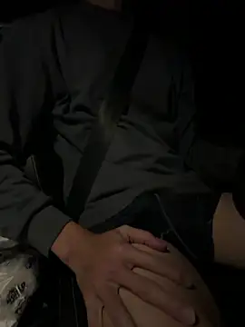 Snapshot of winds1069 chatting on 11.23.25 winds1069 online show from 11.23.25