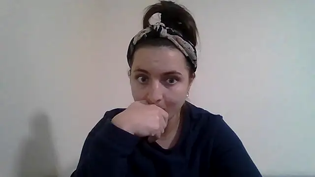 Snapshot of DInaraXRose chatting on 09.17.25 DInaraXRose online show from 09.17.25