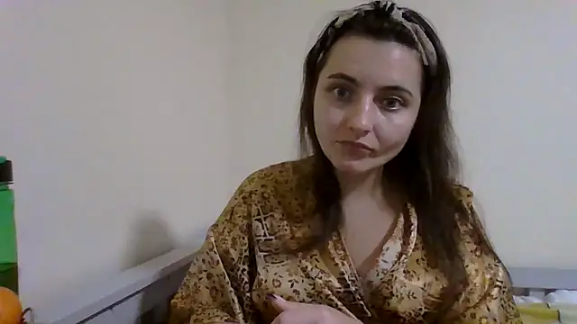 Snapshot of DInaraXRose chatting on 10.06.25 DInaraXRose online show from 10.06.25