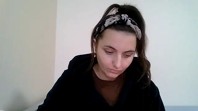 Snapshot of DInaraXRose chatting on 10.16.25 DInaraXRose online show from 10.16.25