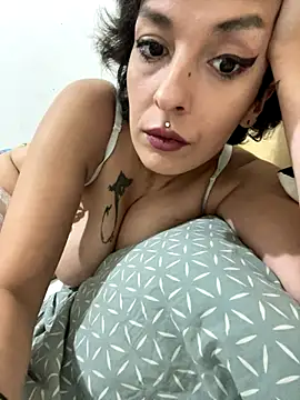 Piggiteablacktea online show from 09.24.25