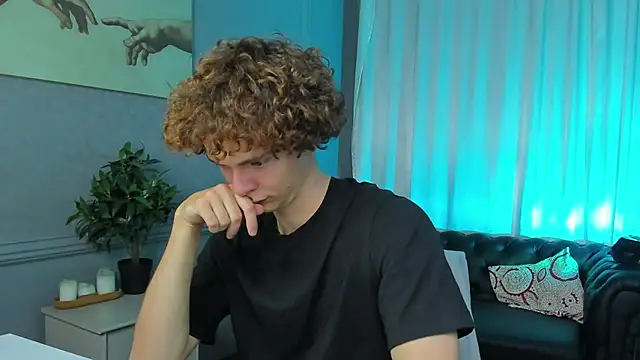 Snapshot of Tommy_Jamm chatting on 09.15.25 Tommy Jamm online show from 09.15.25