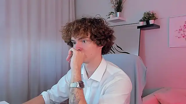 Snapshot of Tommy_Jamm chatting on 10.21.25 Tommy Jamm online show from 10.21.25