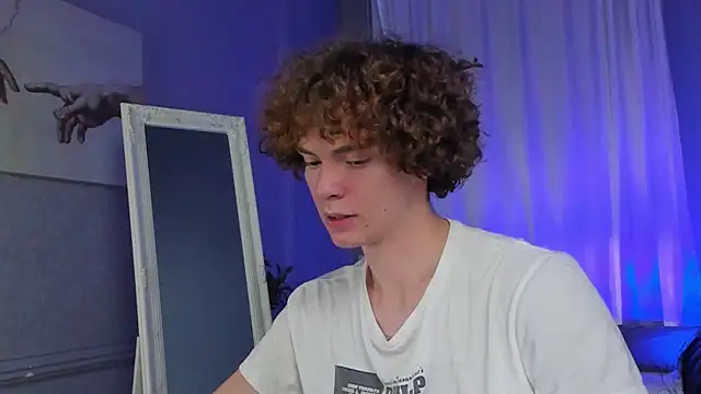 Snapshot of Tommy_Jamm chatting on 10.30.25 Tommy Jamm online show from 10.30.25