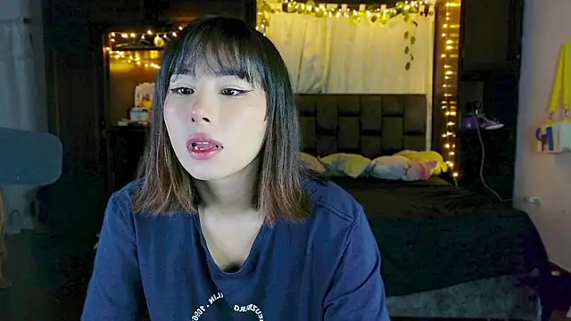 Snapshot of Shisuku_Sophi chatting on 02.20.26 Shisuku Sophi online show from 02.20.26