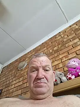 Snapshot of wallacelegend chatting on 12.23.25 wallacelegend online show from 12.23.25