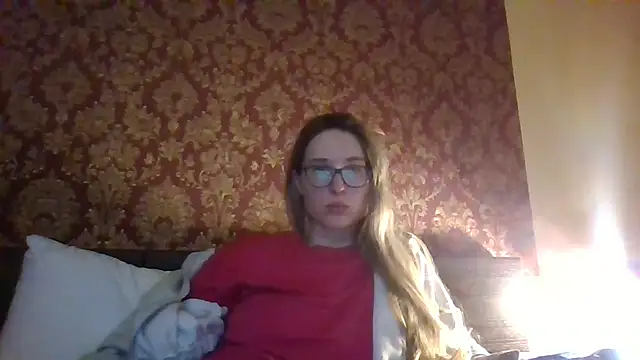 Snapshot of Jugira chatting on 10.05.25 Jugira online show from 10.05.25