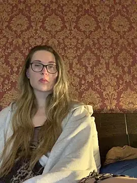 Snapshot of Jugira chatting on 10.08.25 Jugira online show from 10.08.25