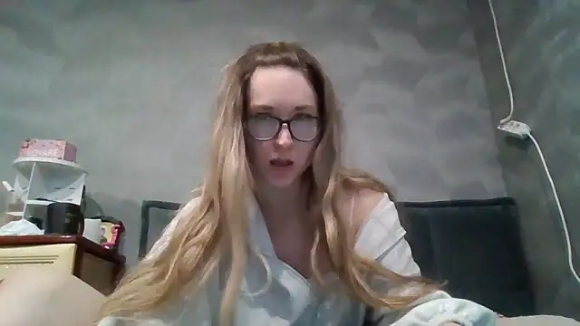 Snapshot of Jugira chatting on 10.19.25 Jugira online show from 10.19.25