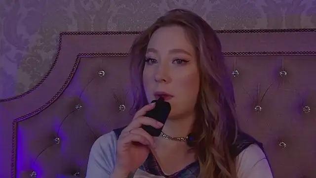 MiaEuphoria  online show from 11.17.25