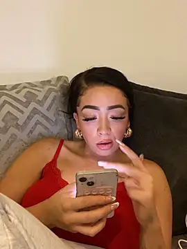 Snapshot of ItsCOCOx chatting on 09.24.25 ItsCOCOx online show from 09.24.25