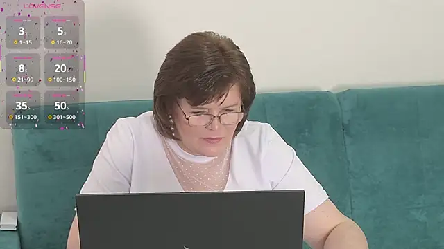 Snapshot of Sandra_Sunrise chatting on 09.21.25 Sandra Sunrise online show from 09.21.25