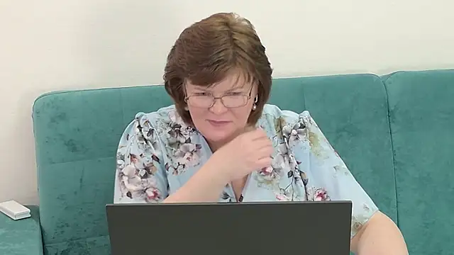 Snapshot of Sandra_Sunrise chatting on 10.06.25 Sandra Sunrise online show from 10.06.25