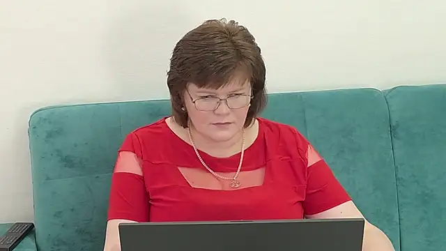 Snapshot of Sandra_Sunrise chatting on 10.13.25 Sandra Sunrise online show from 10.13.25