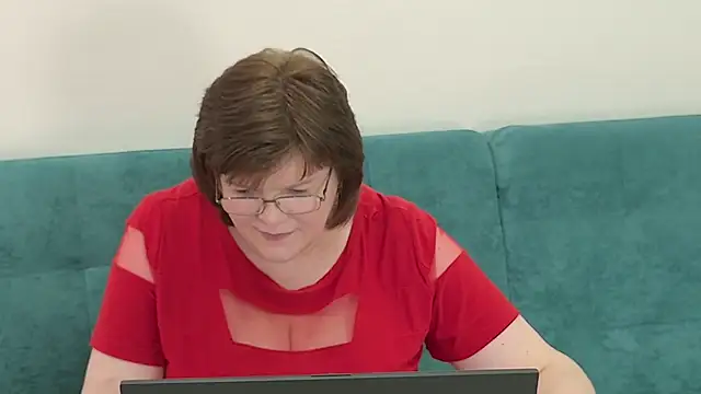 Snapshot of Sandra_Sunrise chatting on 10.19.25 Sandra Sunrise online show from 10.19.25