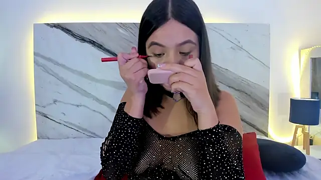 thamiina  online show from 11.26.25