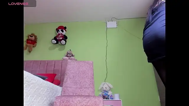 Snapshot of hot_Dariana_pantyhose chatting on 10.11.25 hot Dariana pantyhose online show from 10.11.25