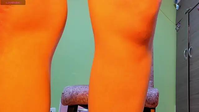 Snapshot of hot_Dariana_pantyhose chatting on 11.14.25 hot Dariana pantyhose online show from 11.14.25