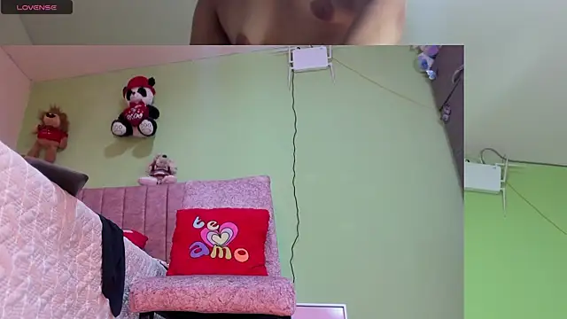 Snapshot of hot_Dariana_pantyhose chatting on 11.24.25 hot Dariana pantyhose online show from 11.24.25